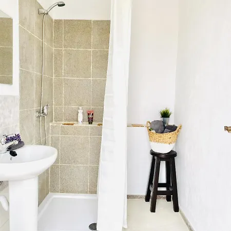 Laurisilva Sauna Y Piscina 아파트 Buzanada